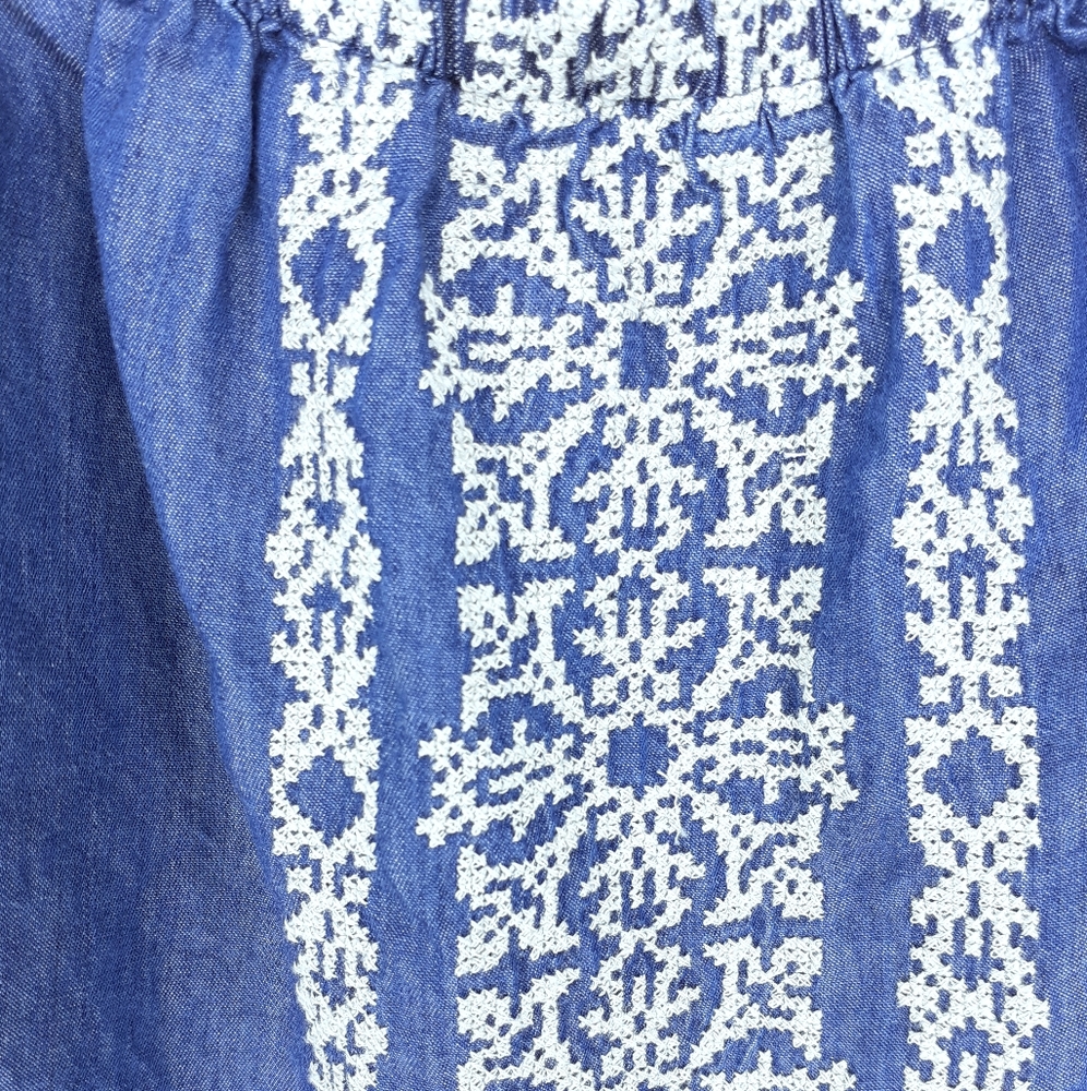Dress - Picture 7 of 7